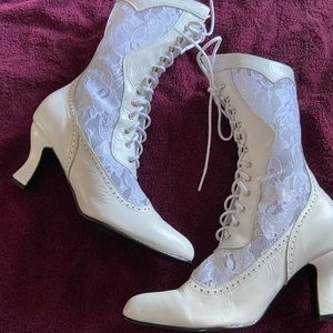 Vesper white laced boots